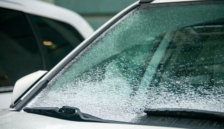 A car windshield frozen